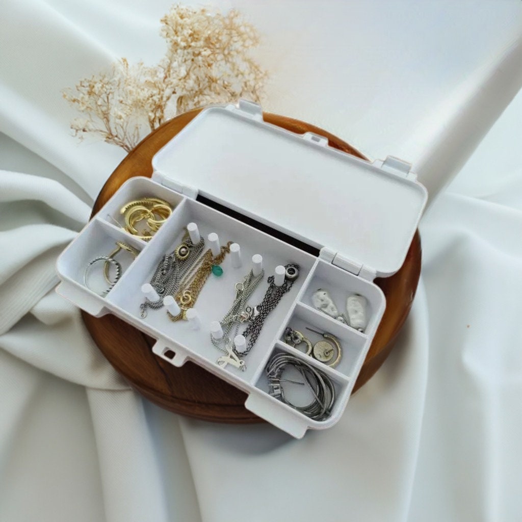 Compact Travel Jewelry Box - Portable Jewelry Organizer with Multiple Compartments, Ideal for Rings, Earrings, Necklaces, and Bracelets