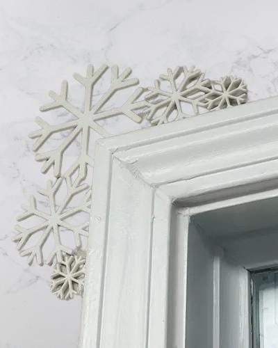 Snowflake Door Corner - Winter Door Frame - Accent Holiday Corner Decoration - Festive Edge Decor Christmas Door Art - Frost Design - BatCountryCraftsUSA